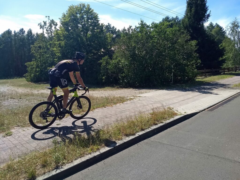 Stefan beim verlassen des Radweges