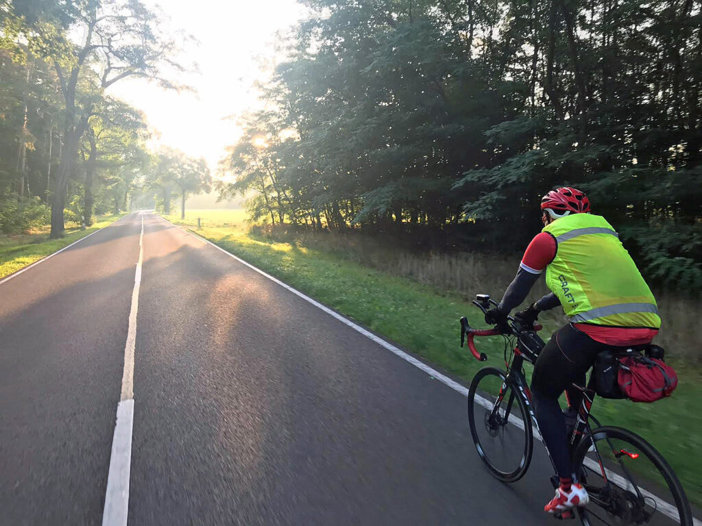 https://fahrrad.eggsberde.de/wp-content/uploads/2025/01/Am-Morgen-der-Sonne-entgegen.jpg