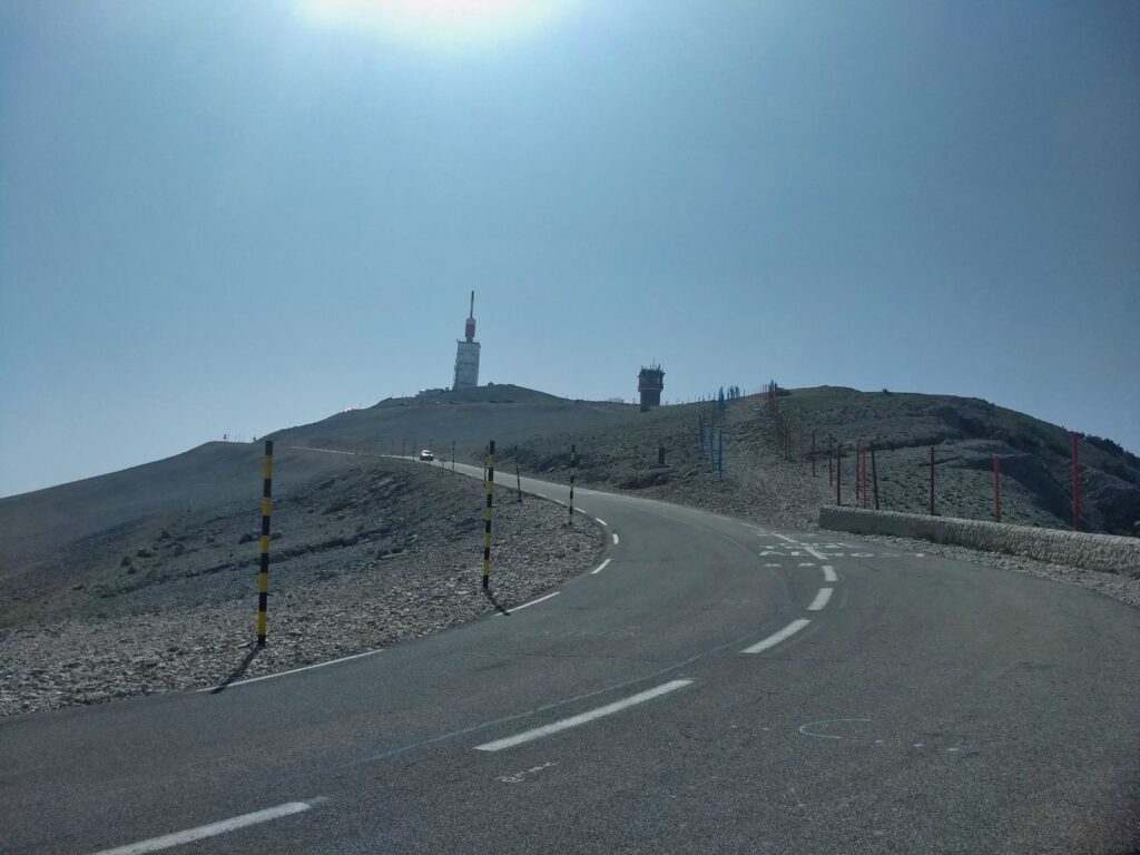 Die letzten Kilometer zum Gipfel des Mont Ventoux