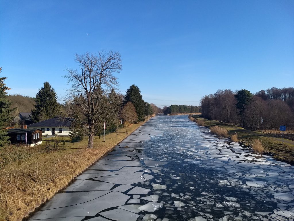 Oder-Spree-Kanal mit Eis