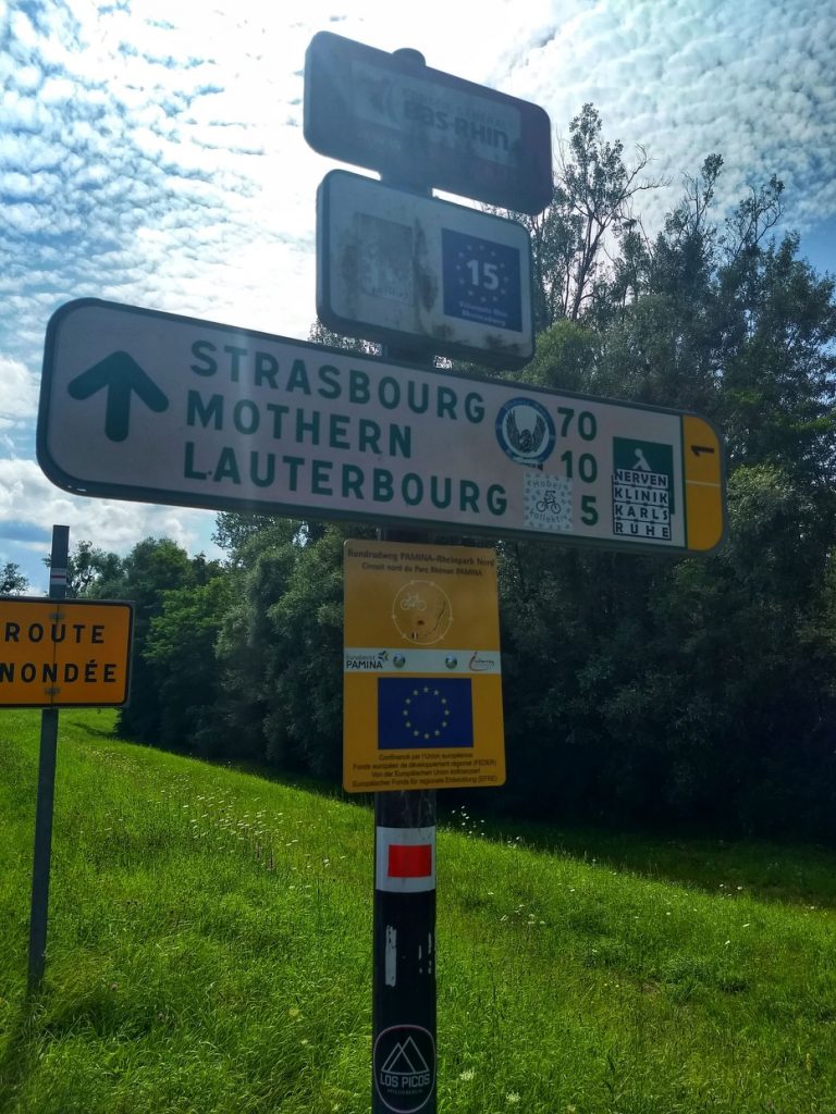 Schild kurz nach dem Grenzübergang