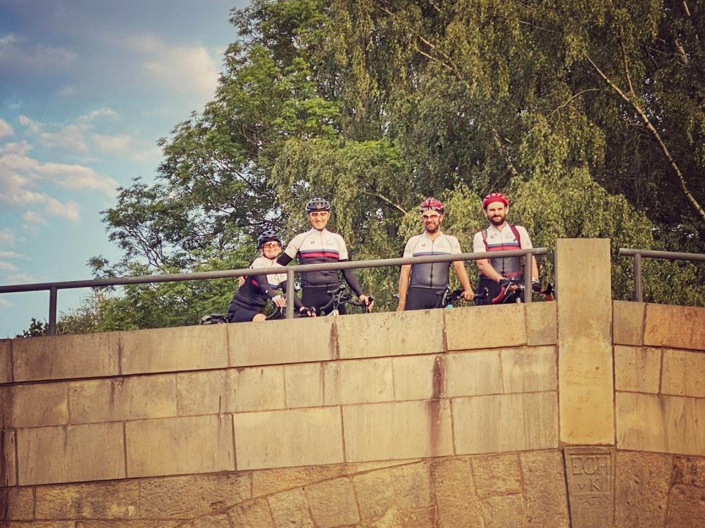 Brückengruppenselfi